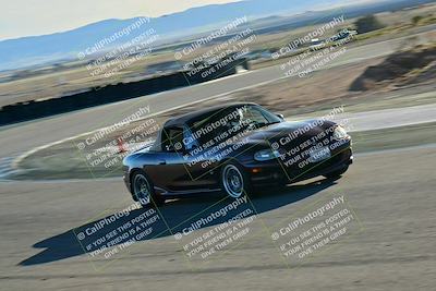 media/Dec-13-2025-Extreme Speed (Sat) [[d129ecb0b9]]/Beginner/Session 3 (Turn 5)/